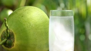 Nước dừa kỵ gì? 5 thực phẩm không nên kết hợp với nước dừa kẻo nguy hiểm